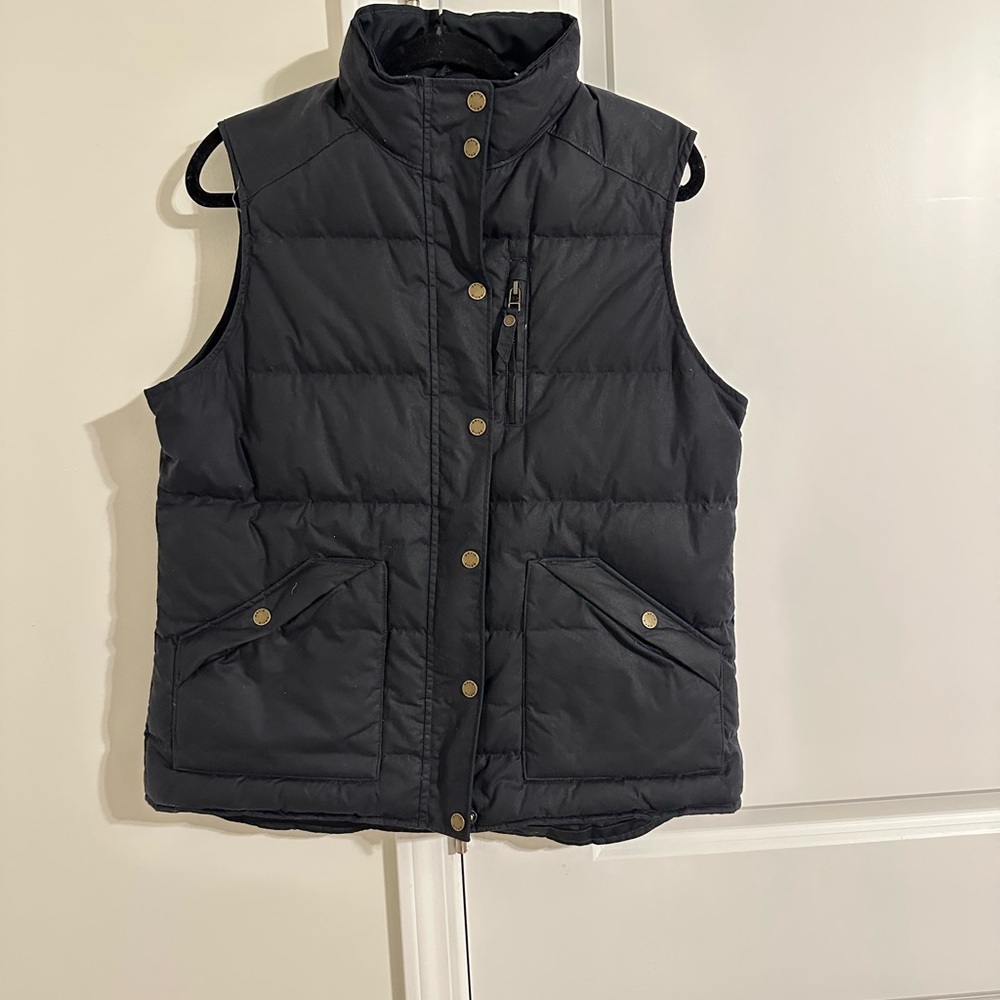 Orvis Navy wax puffer vest with gold Buttons
